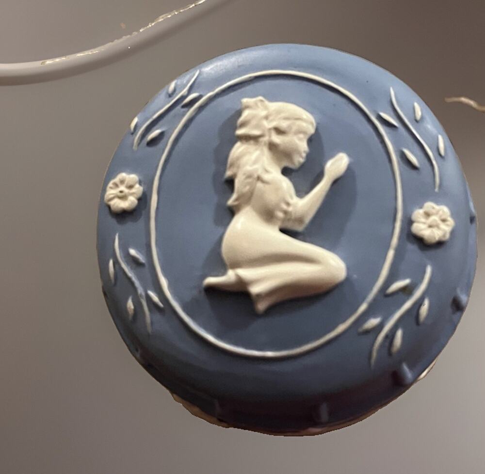 Wedgewood Style Jasper Wear Blue Round Trinket Box With Girl Playing